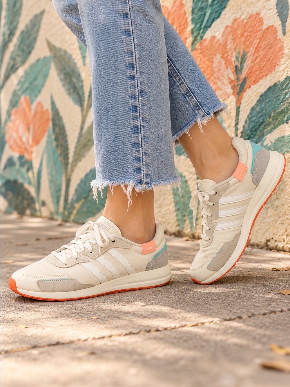 Adidas Retrorun Ivory Women’s Retro Classic Running Shoes Size 9.5